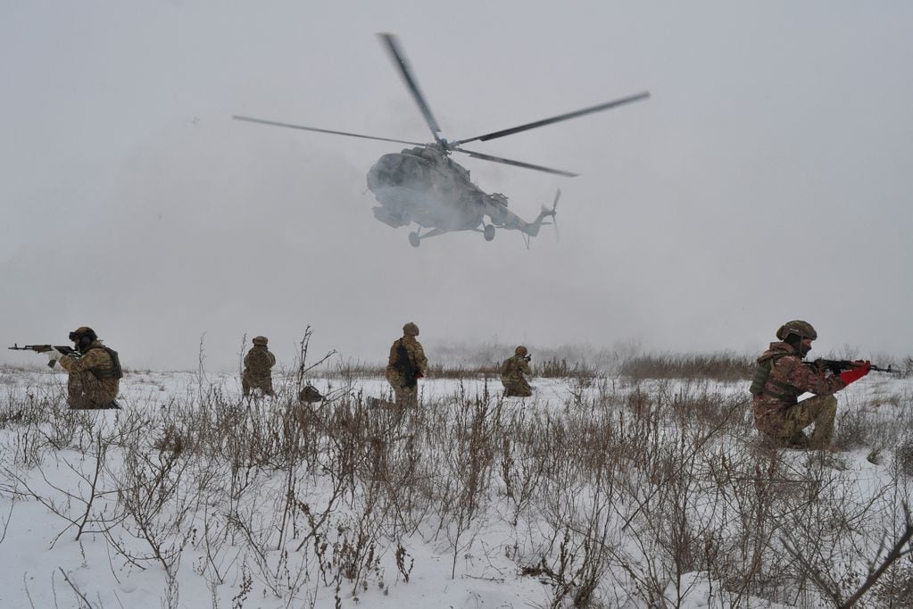 Los preparativos militares no cesan en Ucrania, a los que se integrarán efectivos de la OTAN. Foto: Reuters