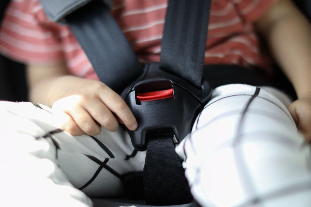 Alerta por aumento de muertes de niños en accidentes automovilísticos por no uso de sillas