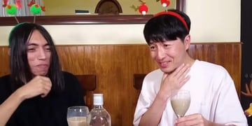 “Se parece al Frappuccino”: Turista japonés prueba por primera vez el Cola de Mono y esta fue su hilarante reacción