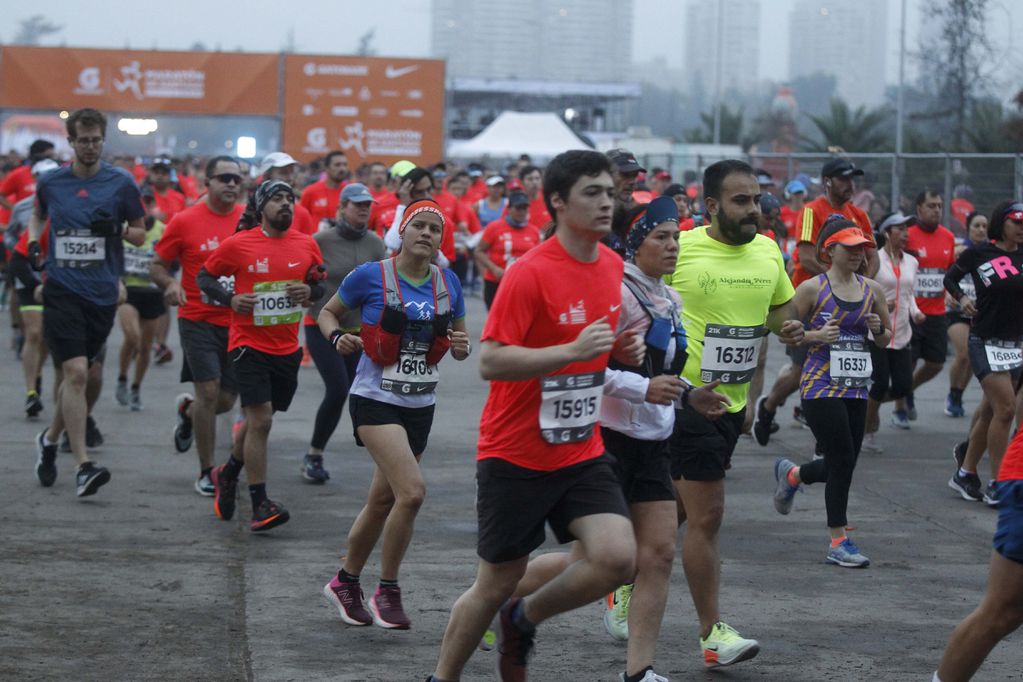 ¿Cuándo es la Maratón de Santiago 2024? Revisa los horarios y recorridos. Foto referencial: Juan Eduardo Lopez/Aton Chile.