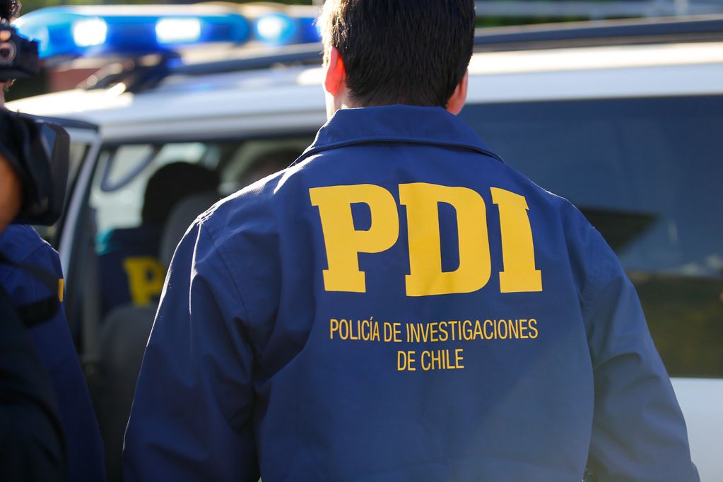 PDI investiga presunto femicidio y posterior suicidio en Puente Alto: fueron encontrados sin vida en su hogar