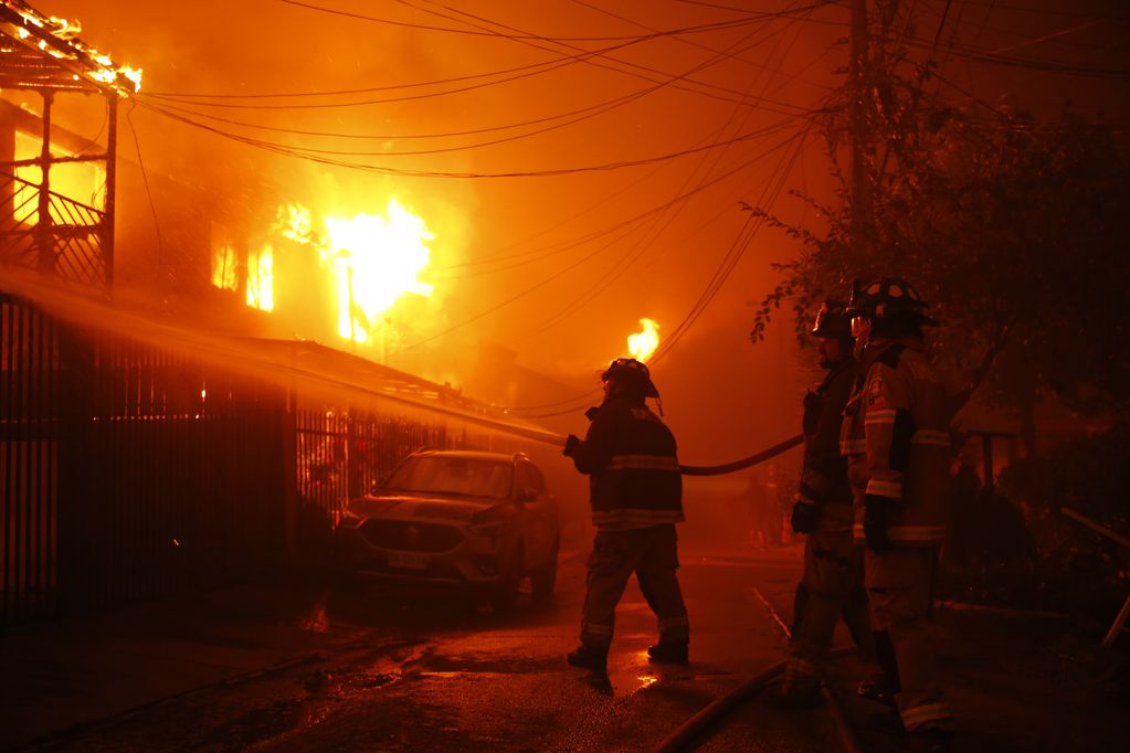 Presidente Boric decretó Estado de Catástrofe por incendios forestales en Región de Valparaíso. Foto: Agenciauno
