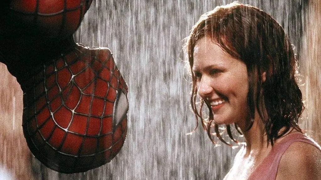 “Fue un poco miserable”: Kirsten Dunst revela detalles inéditos del icónico beso que protagonizó con Tobey Maguire en Spider-Man. Foto: Spider-Man (2002).