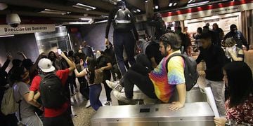 Evasion Masiva en Metro La Moneda