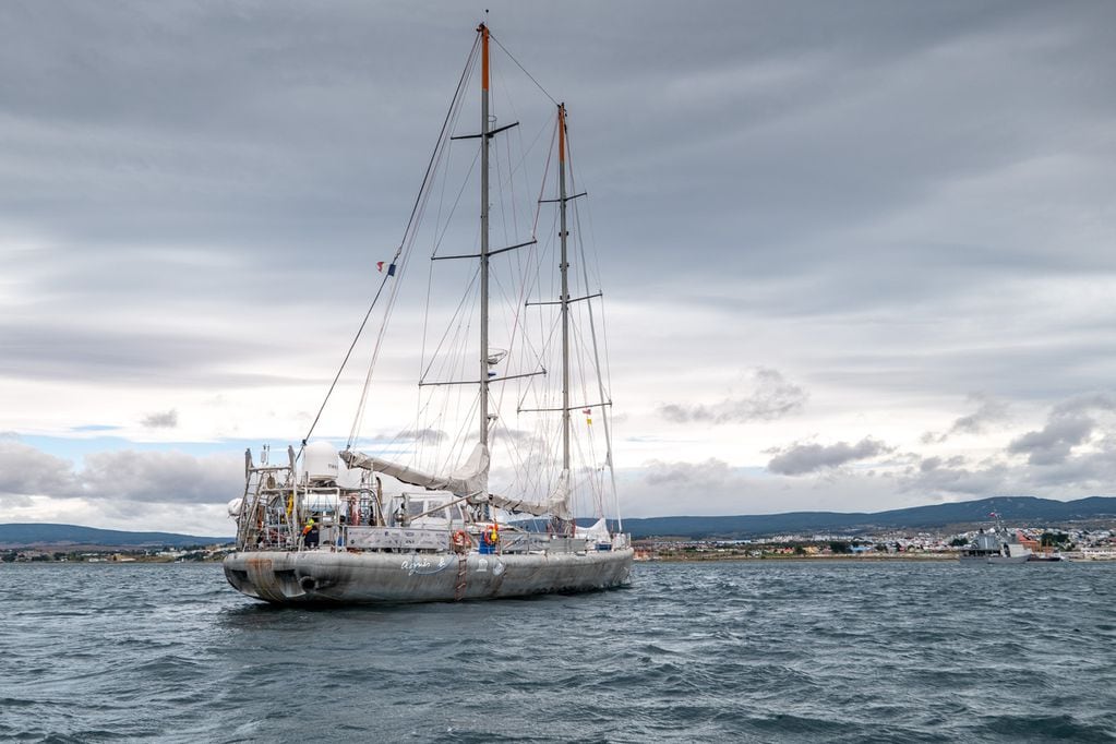 Sujeto cayó al mar y pasó casi 24 horas en el agua en Nueva Zelanda: se salvó gracias a su reloj