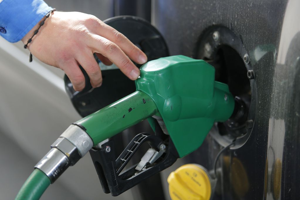 Sube la bencina: revisa los nuevos precios del combustible desde este jueves. Foto referencial Marcelo Hernandez/Aton Chile.