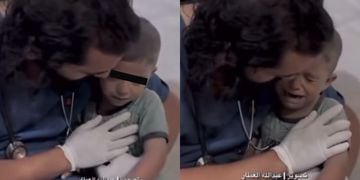 el estremecedor registro de niño que rompe en llanto al ser rescatado en Gaza
