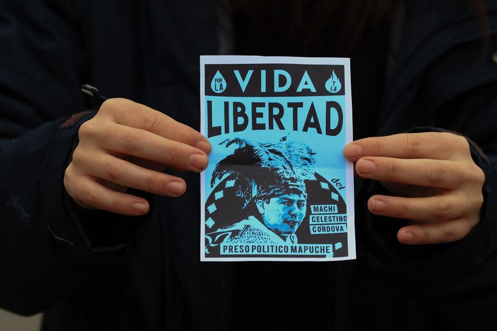 25 de Julio de 2020 / CONCEPCION

Pueblo Mapuche en conjunto con terceros realizan marcha y concentracion en apoyo al Machi Celestino, el cual se encuentra en huelga de hambre en conjunto con otros, desde hace 84 dias, durante el estado de catastrofe de la pandemia covid-19 

FOTO: RODRIGO GAJARDO / AGENCIAUNO

