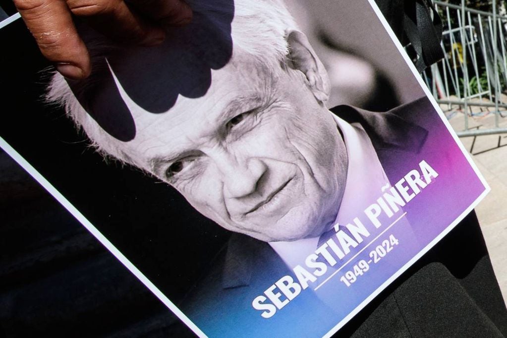 Adherentes de Sebastián Piñera llegaron a despedirlo. /Foto: AgenciaUno.