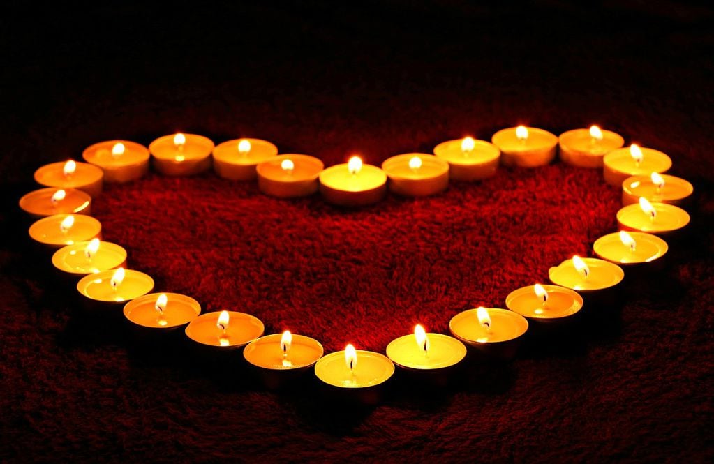 Revisa los rituales que se pueden realizar para atraer el amor. Foto referencial.