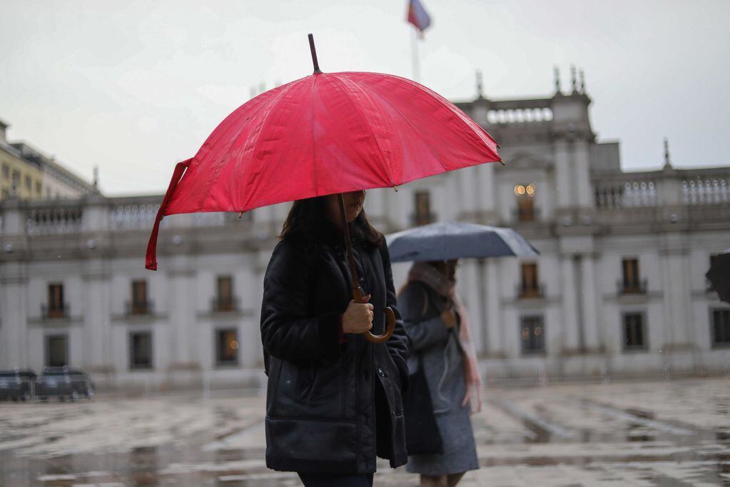 ¿Llegan las lluvias al Gran Santiago este fin de semana?. Foto: SEBASTIAN BELTRAN GAETE / AGENCIAUNO