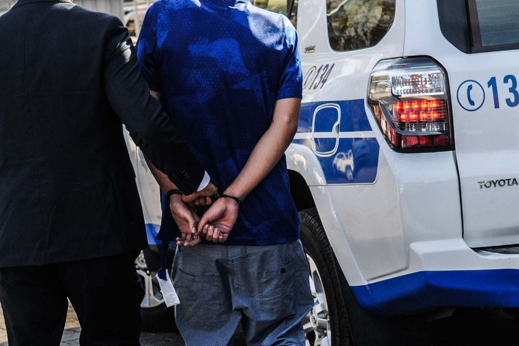 Amplían detención de menor de edad que estaría implicado en balacera en población de Talcahuano. Imagen Referencial.