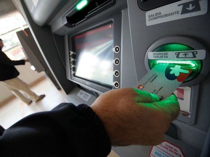 Diputados solicitan eliminar cobros de la CuentaRut mientras dure la emergencia