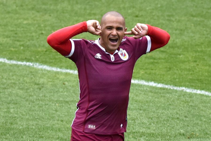 ¡"Chupete" Histórico! Humberto Suazo superó los 100 goles en el fútbol chileno