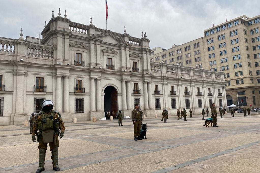 Alcaldes se reunieron con el gobierno tras crisis de seguridad en Chile: piden implementar estado de excepción