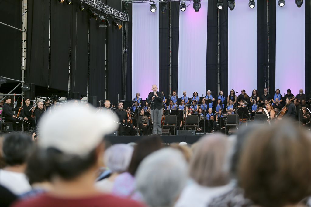 Panorama gratuito: “Carmina Burana” recorrerá cinco comunas en conciertos “Santiago Sinfónico”
