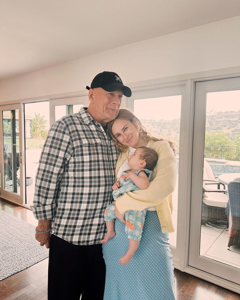 Las emotivas fotos de Bruce Willis junto a su hija mayor Rumer y su primera nieta