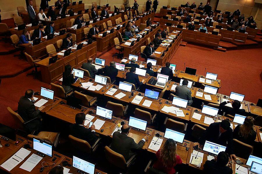 Senadores solicitan a canciller medidas para proteger a chilenos por anexión israelí en Cisjordania