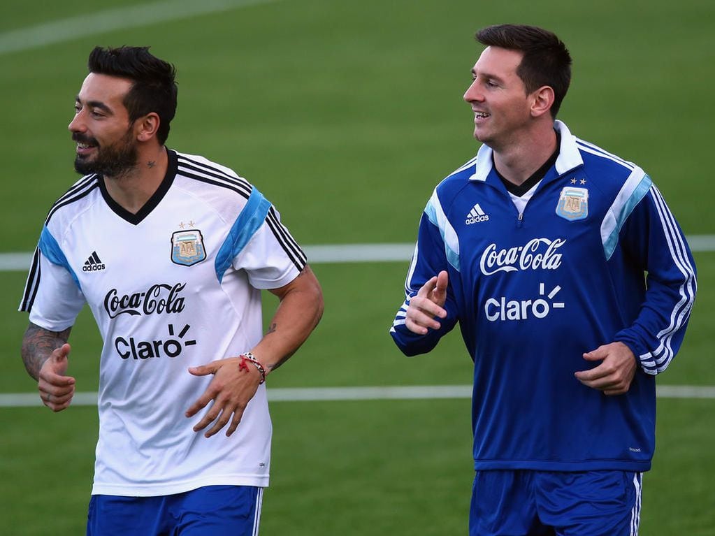 Ezequiel Lavezzi y Lionel Messi en la selección argentina