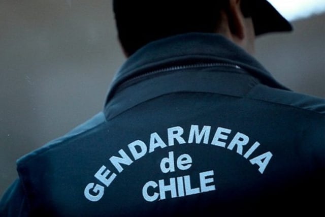 Gendarmes amenazados por reos por instalación de inhibidores de señal en Santiago 1