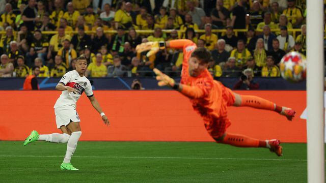 Champions League - Semi Final - First Leg - Borussia Dortmund v Paris St Germain