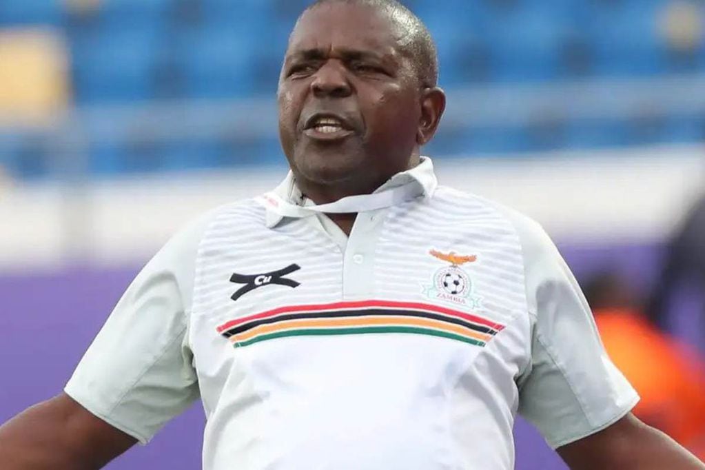 Bruce Mwape, entrenador de la selección femenina de Zambia, es acusado de obligar a jugadoras a tener relaciones sexuales.