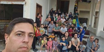 La historia del hombre que acogió a 90 personas en su casa en Gaza
