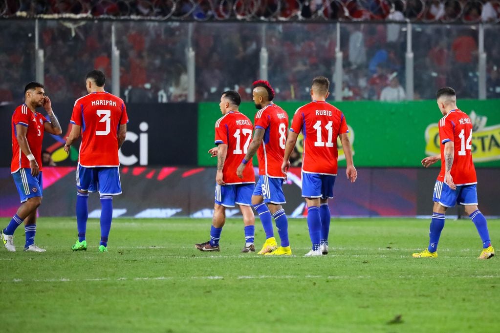 Cuatro futbolistas de La Roja quedaron fuera de la nómina por lesión.