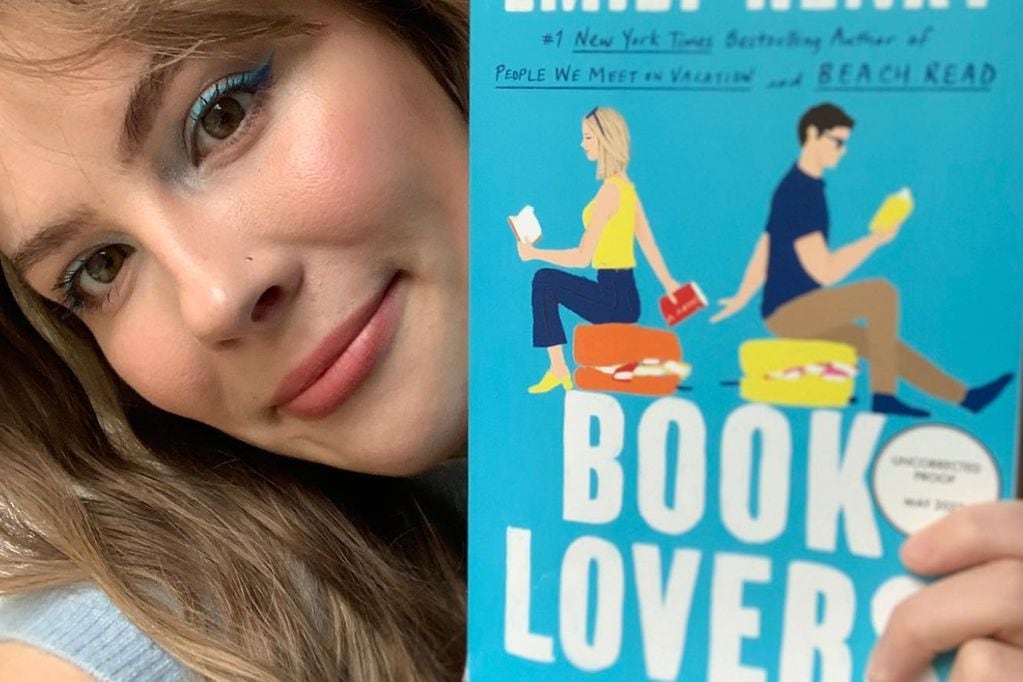 Revisa dónde comprar Book Lovers: Amor entre libros de Emily Henry. Foto Instagram.