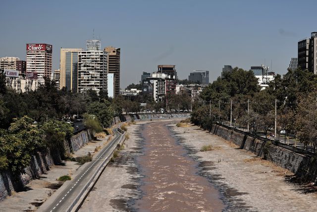 Río Mapocho es uno de los más contaminados con fármacos en el mundo