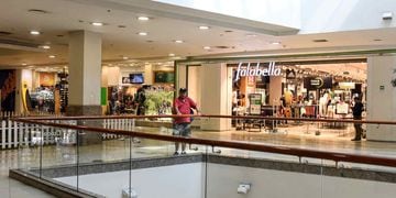 Tienda Falabella en el marco de su cierre en Mall Alameda