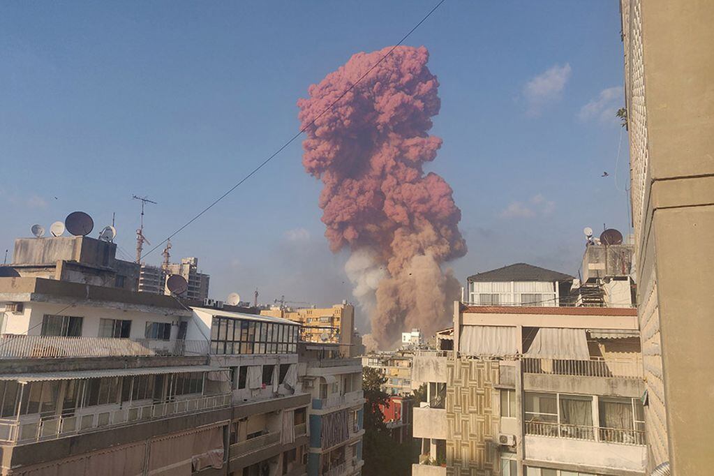 Smoke is seen after an explosion in Beirut, Lebanon August 4, 2020, in this picture obtained from social media.  Talal Traboulsi/via REUTERS THIS IMAGE HAS BEEN SUPPLIED BY A THIRD PARTY. MANDATORY CREDIT. NO RESALES. NO ARCHIVES.