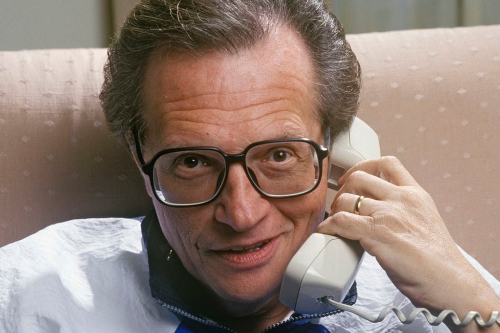 BEVERLY HILLS, CA - 1990:  CNN talk show host Larry King poses in his hotel room during a 1990 Beverly Hills, California photo portrait session. King's one hour TV show is viewed by millions throughout the world. (Photo by George Rose/Getty Images)