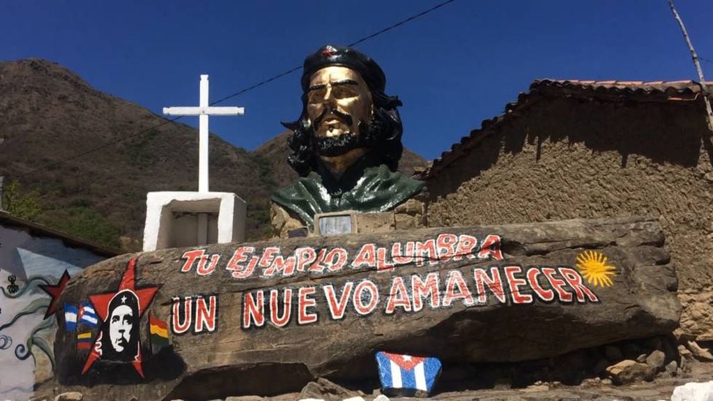 Monumento actual de Ernesto Guevara en La Higuera, Bolivia.