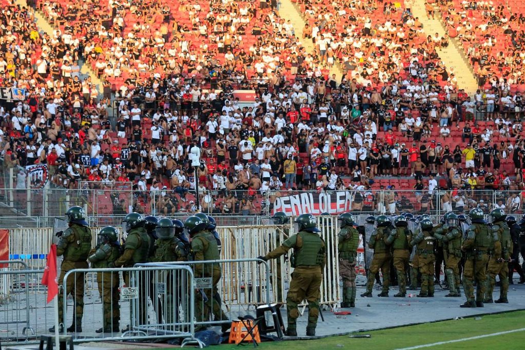 Autoridades explicaron las razones tras suspensión del duelo entre la U y Cobresal en el Estadio Nacional.
