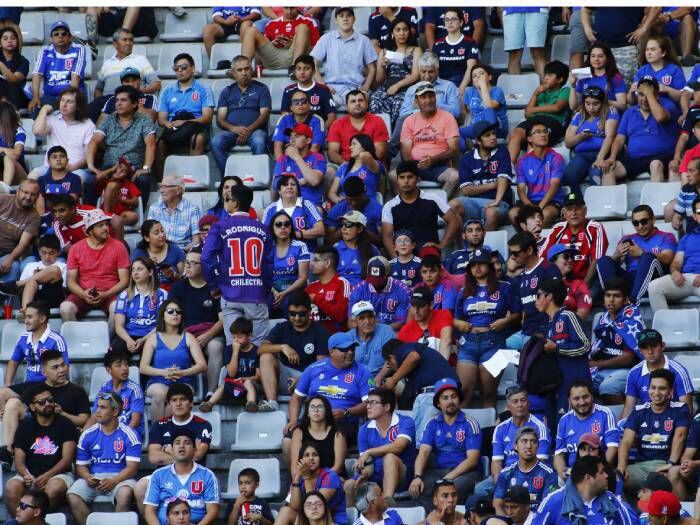 Entendieron todo: el aplaudido abrazo entre hinchas de Colo Colo y la "U"