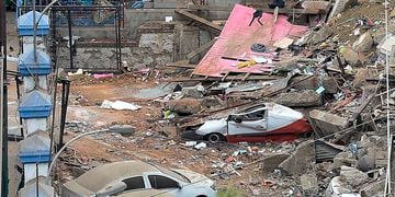 VALPARAISO: Continuan labores de rescate tras derrumbe de casa en Valpo