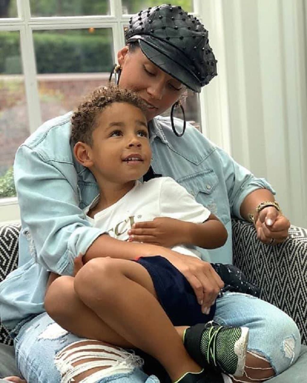 Alicia Keys y su hijo Genesis