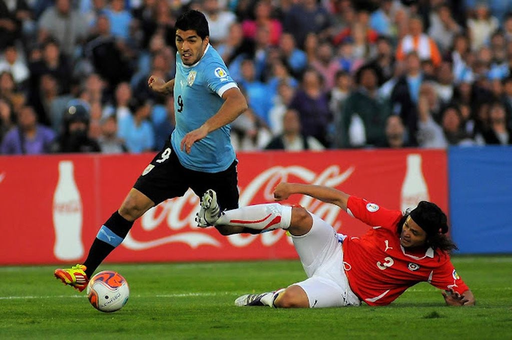 Luis Suárez anotó seis goles en partidos de Clasificatorias contra Chile.
