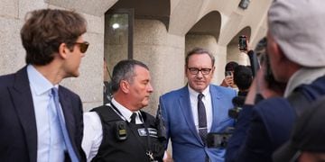 Actor Kevin Spacey leaves the Central Criminal Court in London