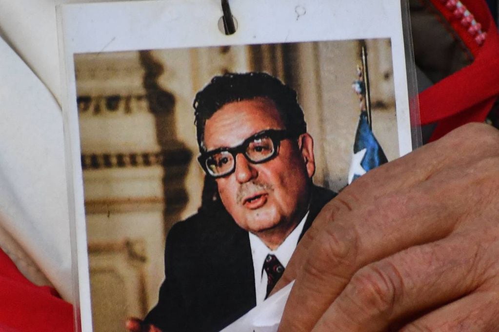 Nieto de Salvador Allende abordó las secuelas de su muerte en el Golpe de Estado de 1973.