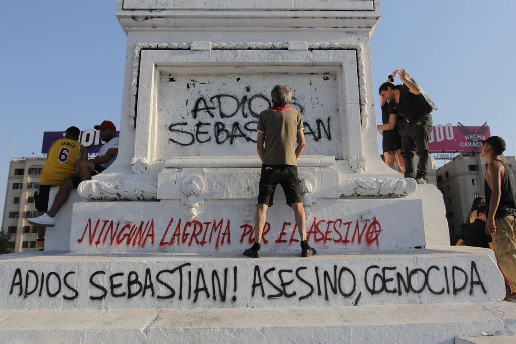 Manifestación en Plaza Italia por muerte de Sebastián Piñera (Fotos: Agencia UNO)
