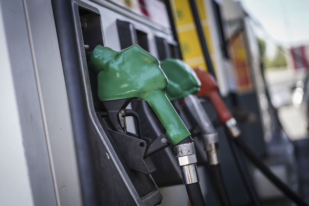 Revisa cuánto subirá el precio de la bencina este jueves. Foto Mario Tellez / La Tercera.