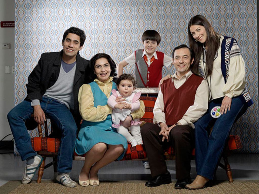 Los 80 es una serie de televisión chilena, producida por Canal 13