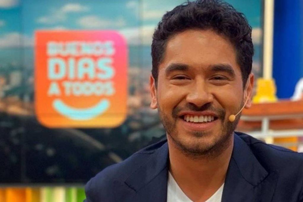 Gino Costa remeció la industria televisiva tras confirmarse su renuncia a TVN. A partir de enero se sumará a Chilevisión.