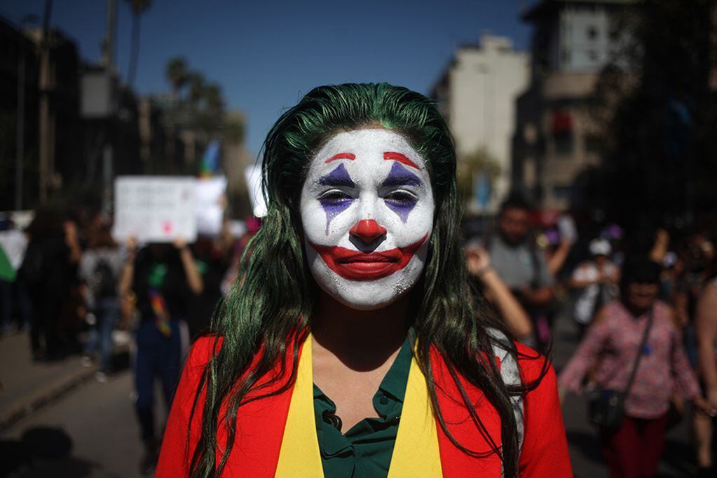 08 de Marzo 2020/ SANTIAGO

minutos antes de dar inicio a la segunda marcha feminista convocada por la Coordinadora 8M, en Plaza Italia, Santiago.
  
FOTO: AILEN DÍAZ/AGENCIAUNO



