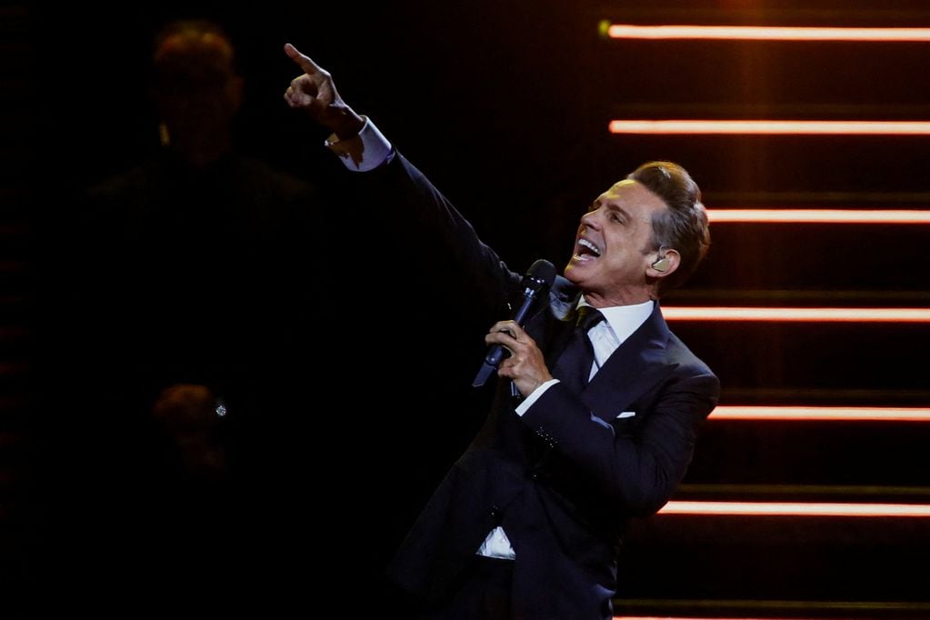Mexican singer Luis Miguel performs during a concert at the Movistar Arena, in Buenos Aires, Argentina, August 4, 2023.  REUTERS/Agustin Marcarian