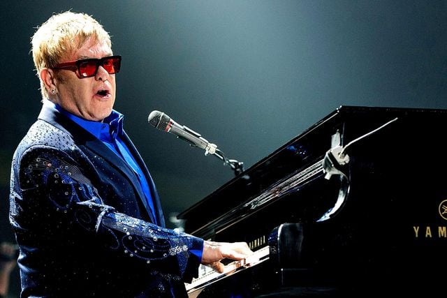 Elton John fue dado de alta tras preocupante accidente que vivió en medio de sus vacaciones