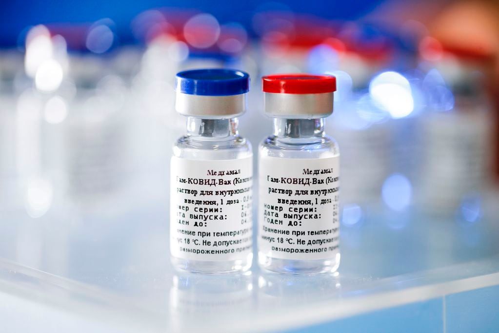 TOPSHOT - This handout picture taken on August 6, 2020 and provided by the Russian Direct Investment Fund shows the vaccine against the coronavirus disease, developed by the Gamaleya Research Institute of Epidemiology and Microbiology. (Photo by Handout / Russian Direct Investment Fund / AFP) / RESTRICTED TO EDITORIAL USE - MANDATORY CREDIT "AFP PHOTO / Russian Direct Investment Fund / Handout " - NO MARKETING - NO ADVERTISING CAMPAIGNS - DISTRIBUTED AS A SERVICE TO CLIENTS