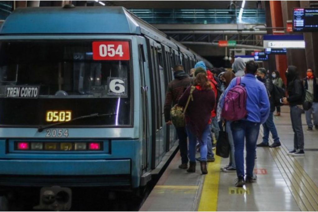 Evalúan extender el metro de Santiago.